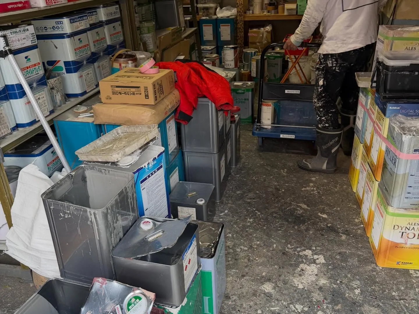 本日は年末恒例の倉庫の大掃除の日です！✨普段は中々時間が取れ...