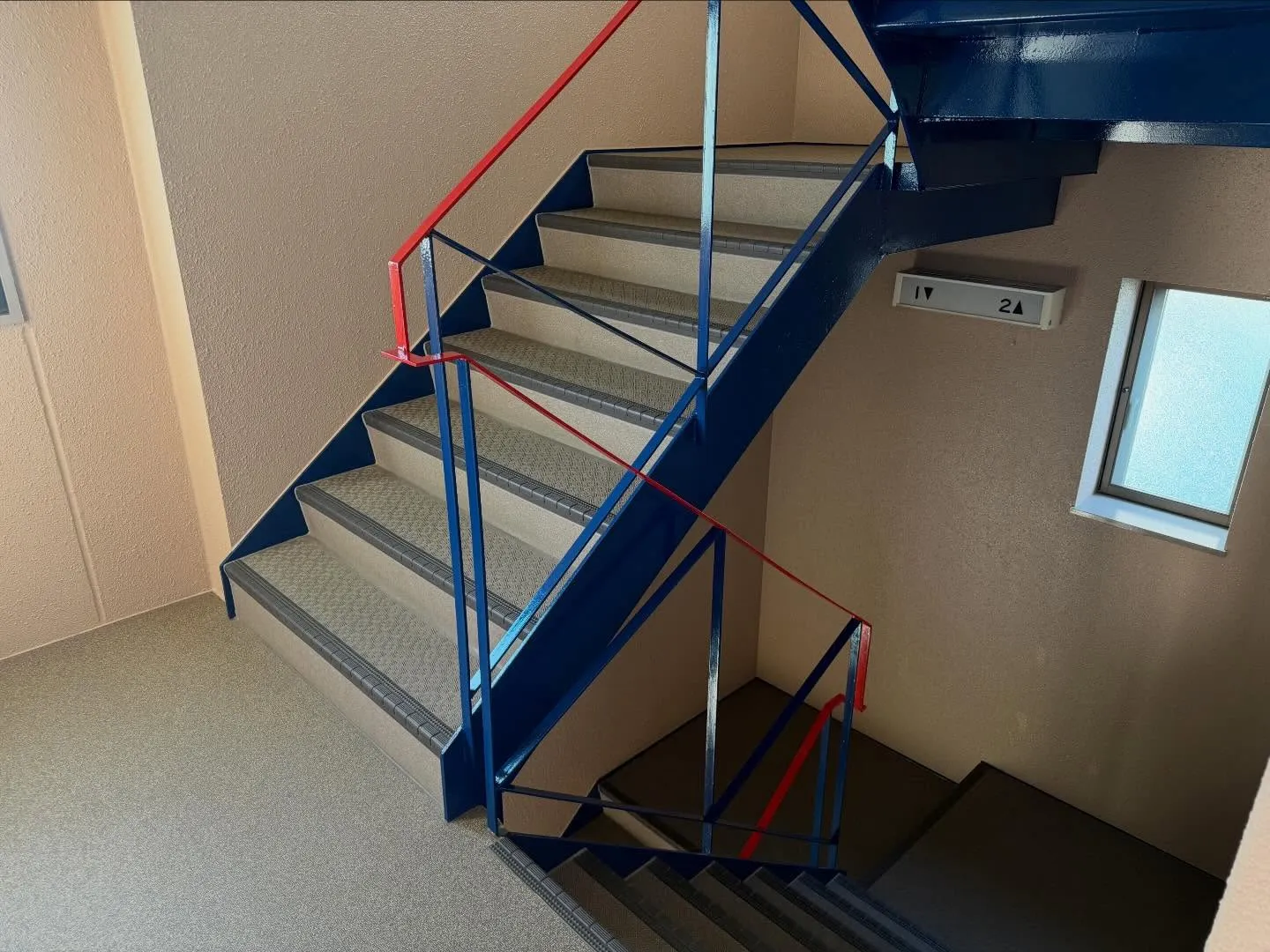 寝屋川市にあるマンション「エクセシオン白陽」の足場解体が無事...