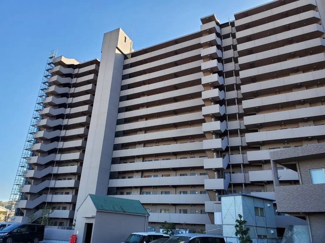 今日は来週から始まるスコーレ四條畷大規模改修工事の試験施工✨...