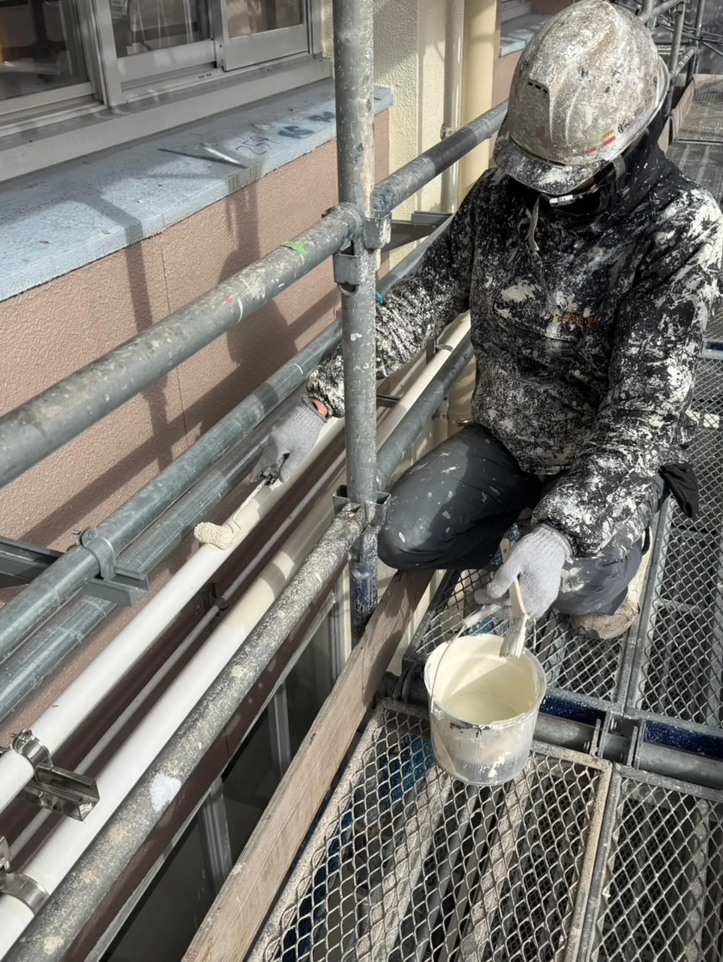 神戸市須磨区の小学校の塗装工事がいよいよ終盤に差し掛かってい...