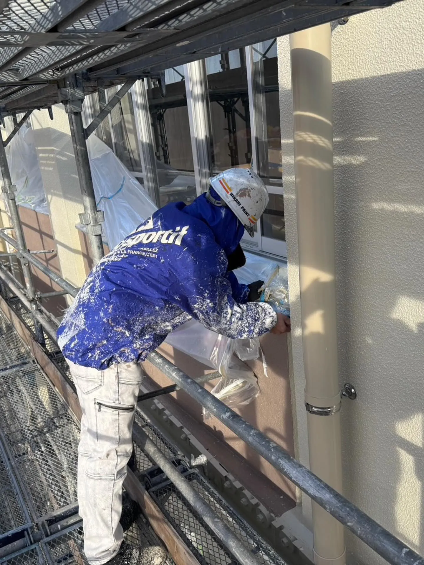 神戸市須磨区の小学校の塗装工事がいよいよ終盤に差し掛かってい...