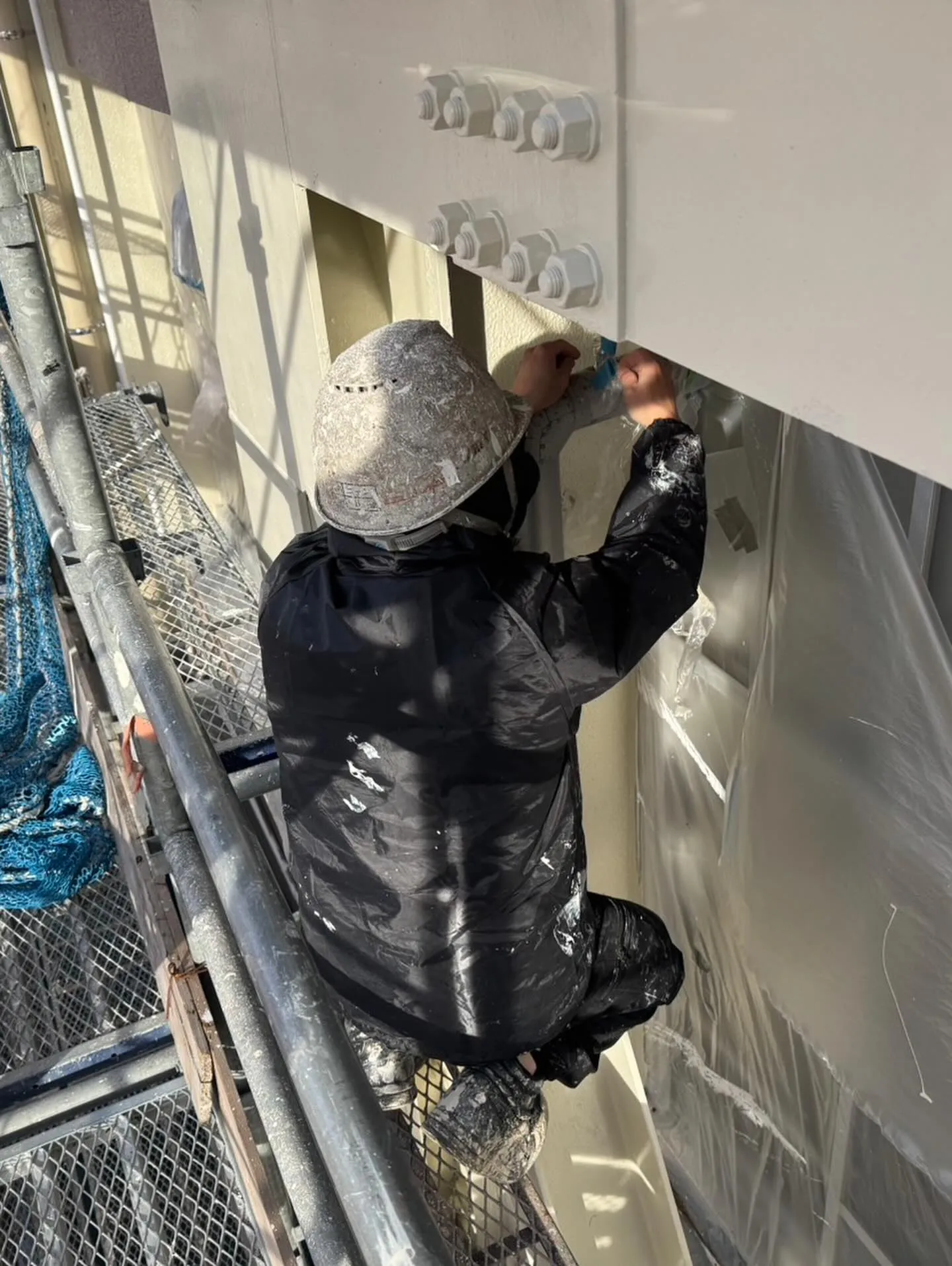 神戸市須磨区の小学校の塗装工事がいよいよ終盤に差し掛かってい...