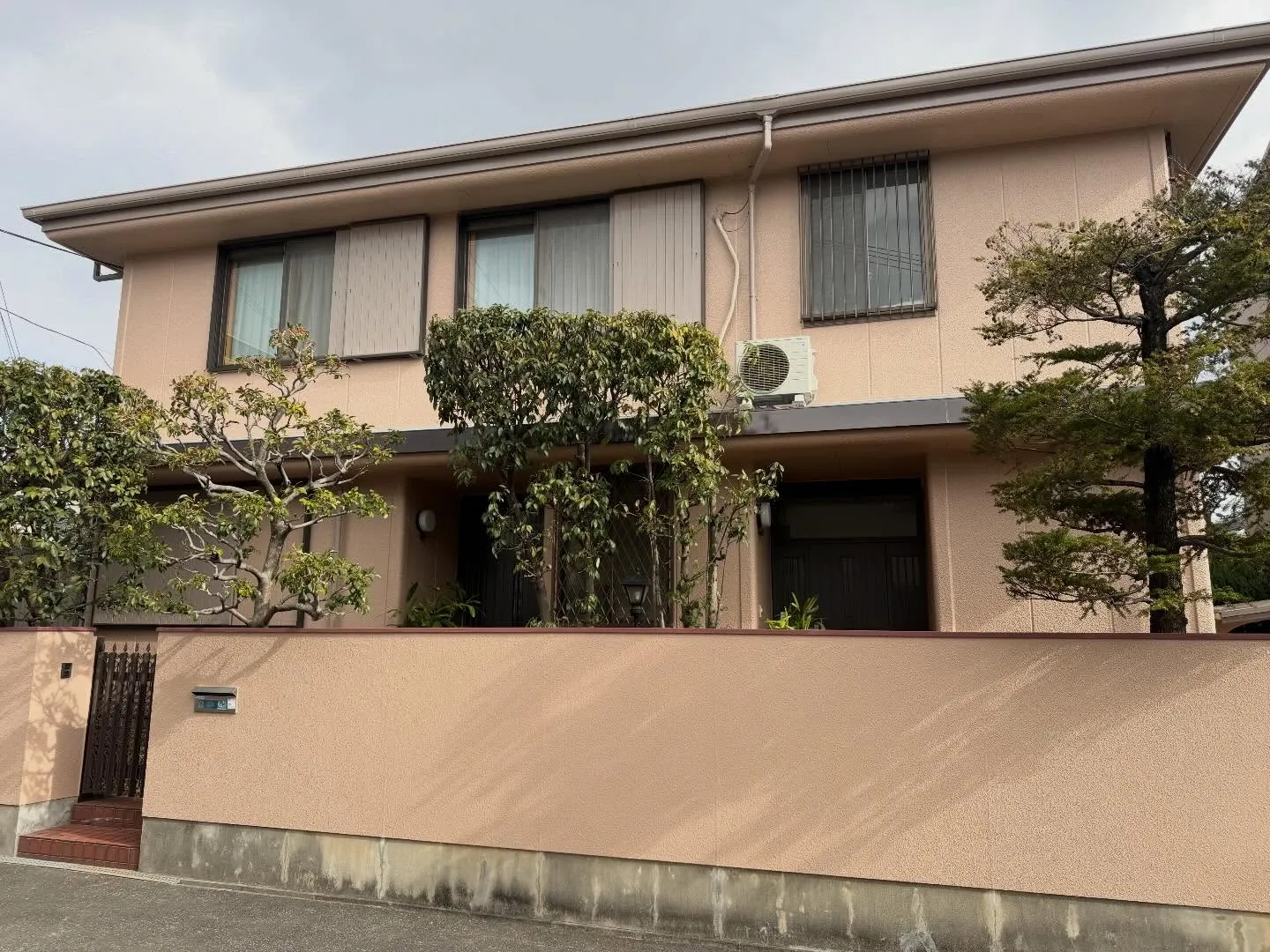 寝屋川市のＷ様邸での屋根と外壁の塗装が無事に完了しました！✨...