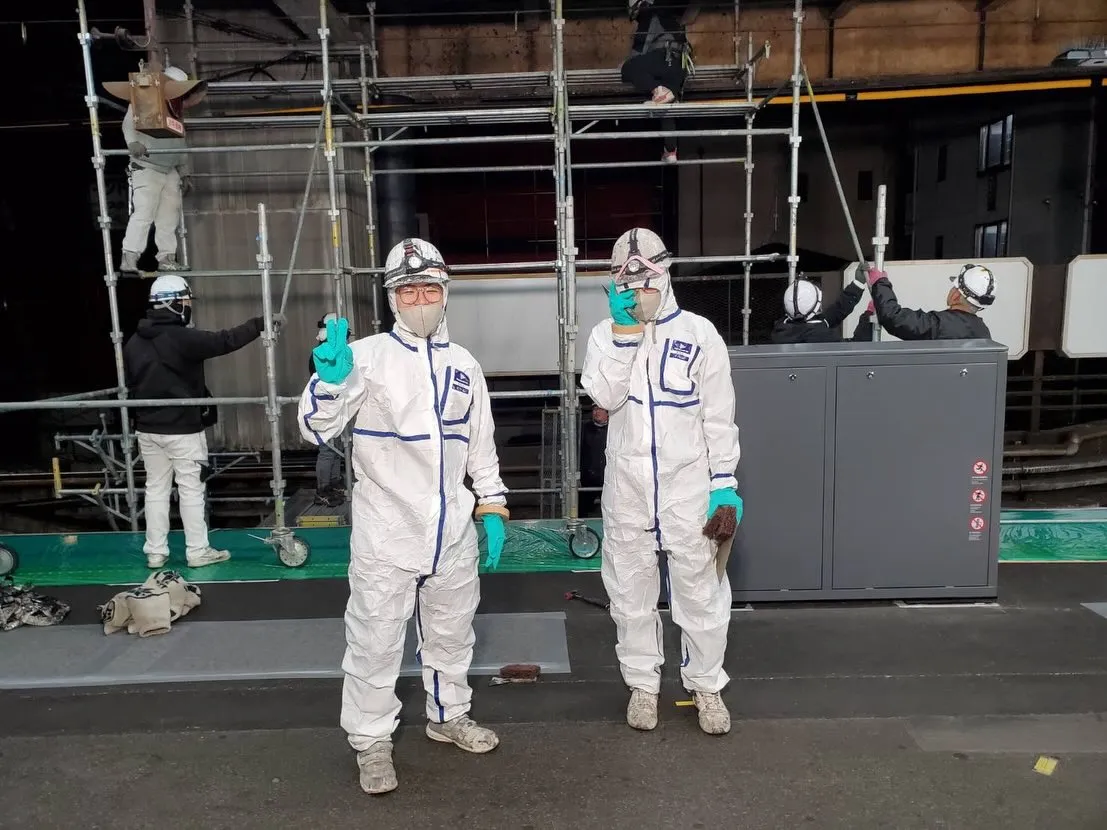 鶴橋駅の夜間塗装工事が１月初旬からスタートし、中盤に突入して...