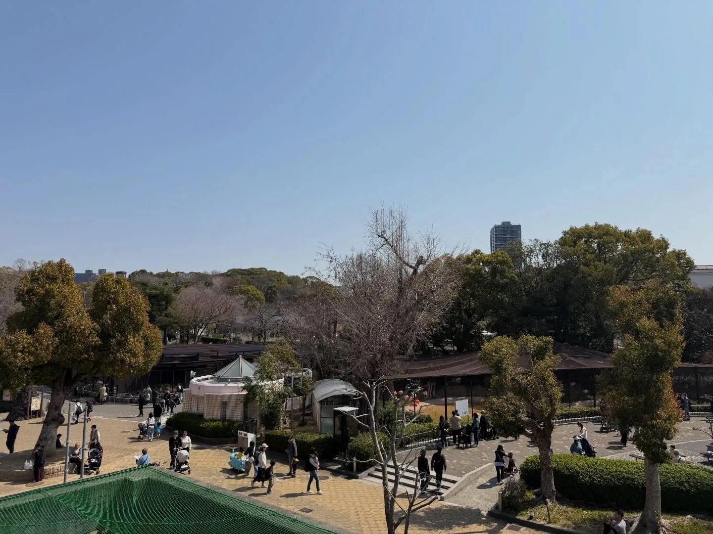 塗装工事の美しさとは、ただ壁や建物に色を塗るだけではありませ...