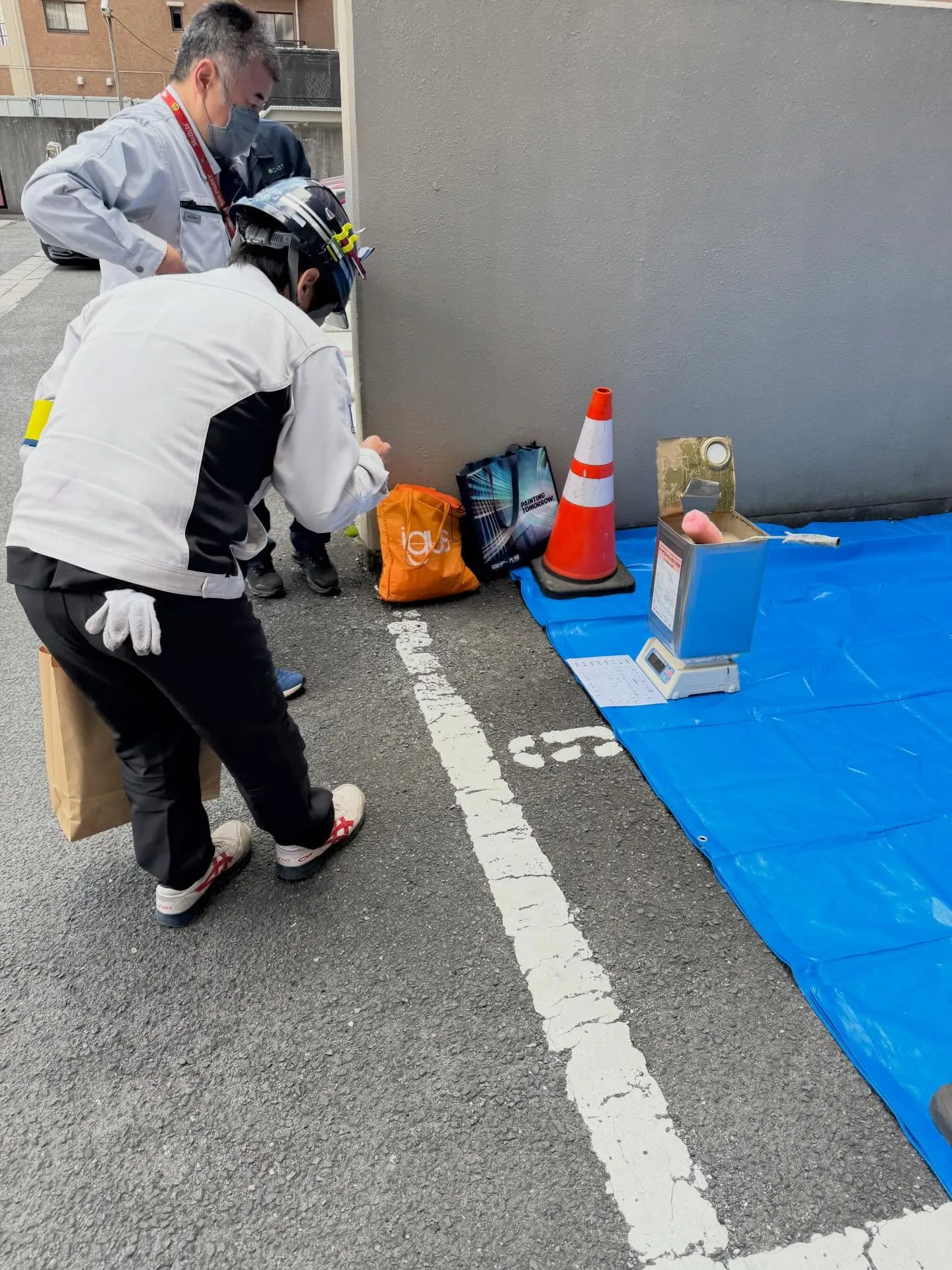 今週水曜日に、セザール枚方公園での試験施工を行いました！🎨✨...