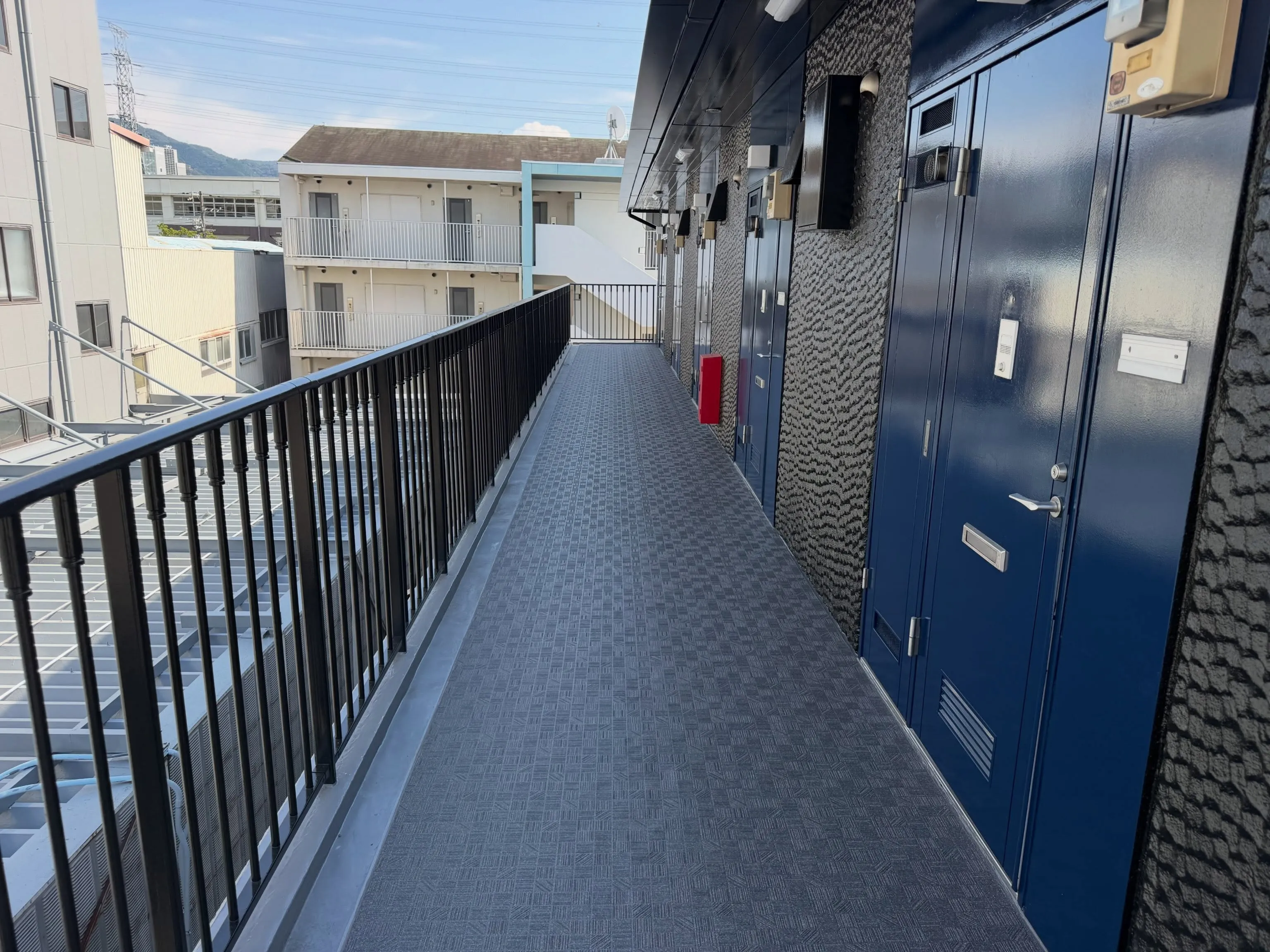 新しいマンションの壁が新たな命を得ました！